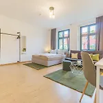 Froehlich Am Staatstheater, Zentrale Lage, Fuer Bis Zu 4 Personen, 46qm