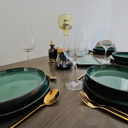 Froehlich Am Staatstheater, Zentrale Lage, Fuer Bis Zu 4 Personen, 46qm * קוטבוס