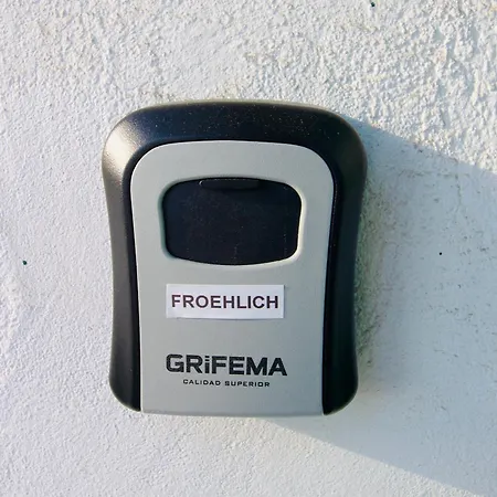 Froehlich Am Staatstheater, Zentrale Lage, Fuer Bis Zu 4 Personen, 46qm דירה