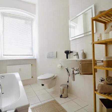 Froehlich Am Staatstheater, Zentrale Lage, Fuer Bis Zu 4 Personen, 46qm קוטבוס