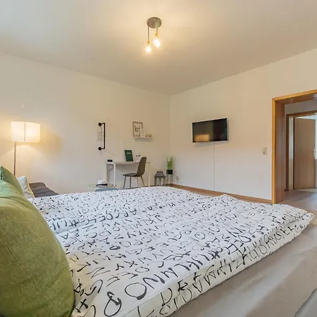 Daire Froehlich Am Staatstheater, Zentrale Lage, Fuer Bis Zu 4 Personen, 46qm Cottbus