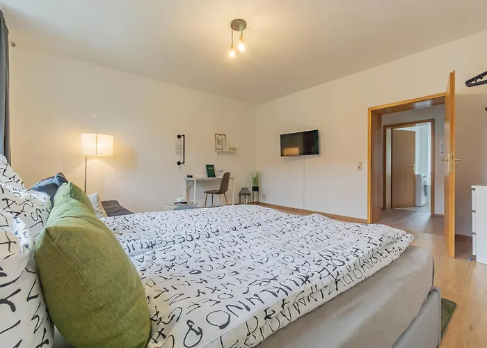 Daire Froehlich Am Staatstheater, Zentrale Lage, Fuer Bis Zu 4 Personen, 46qm Cottbus